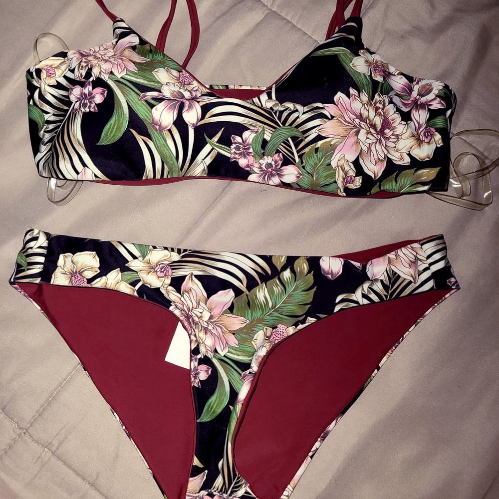Byrds of Paradise bathing suite size xs